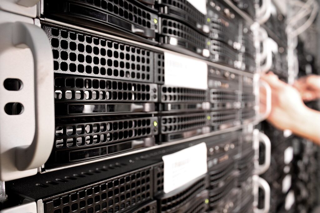Sieci InfiniBand vs. RoCEv2 w Data Center